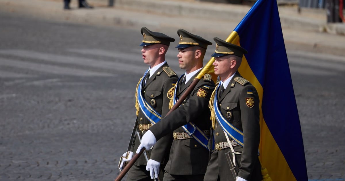 Ілюстративне фото: українські військові на параді в Парижі, 14 липня 2026 року (Офіс президента / REUTERS/Benoit Tessier)