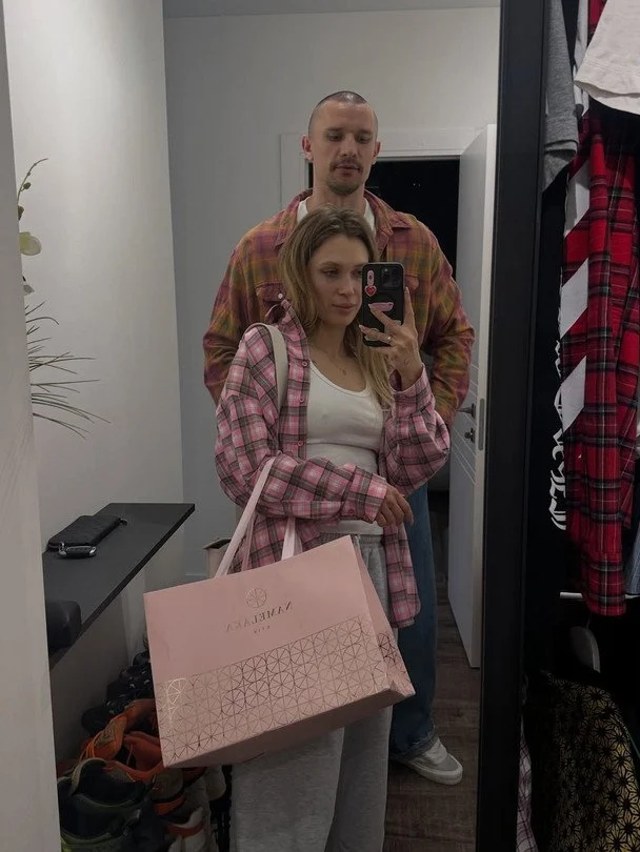 Скриншот з Instagram: Тарас Цимбалюк та Олена Світлицька під час спільного танцю