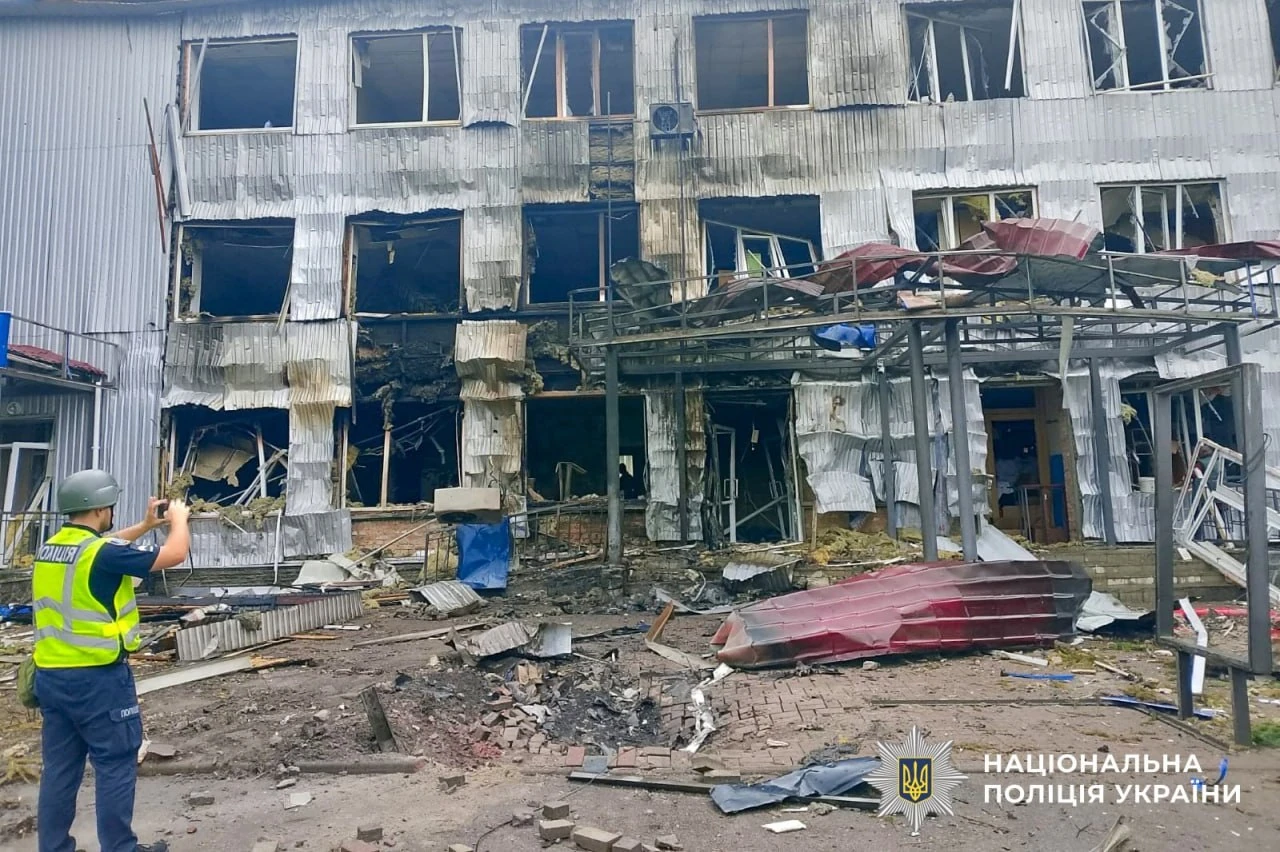 Наслідки обстрілів на Сумщині, фото поліції