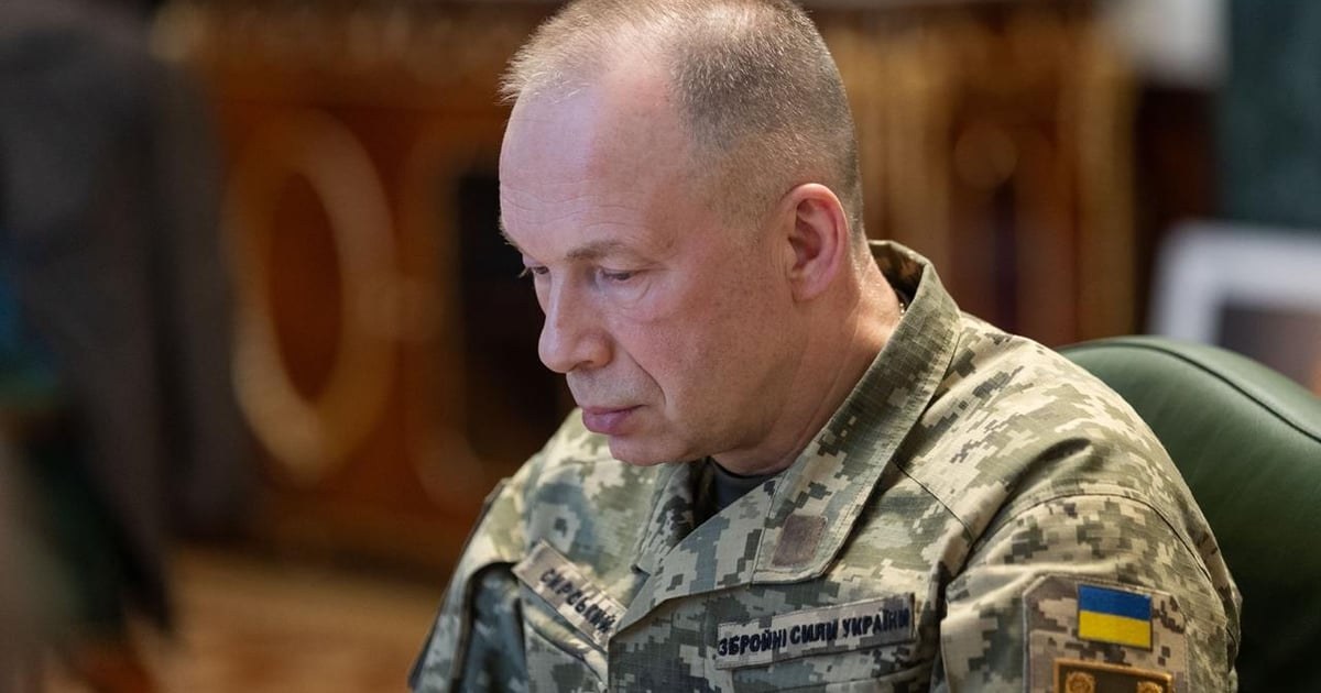Президент Володимир Зеленський розглядає можливість відставки головнокомандувача ЗСУ Олександра Сирського