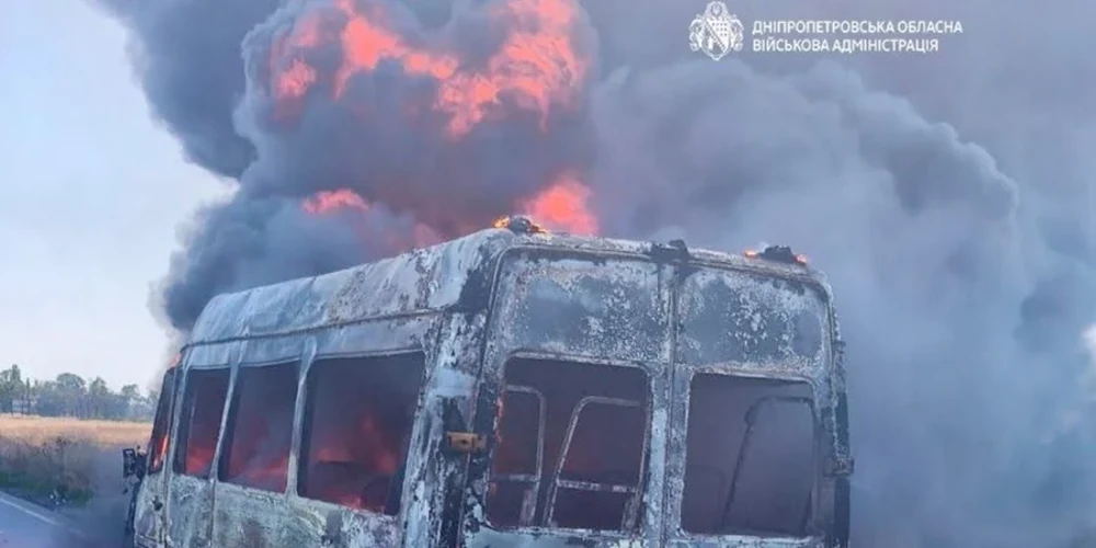 Знищена маршрутка на Дніпропетровщині, фото ДСНС