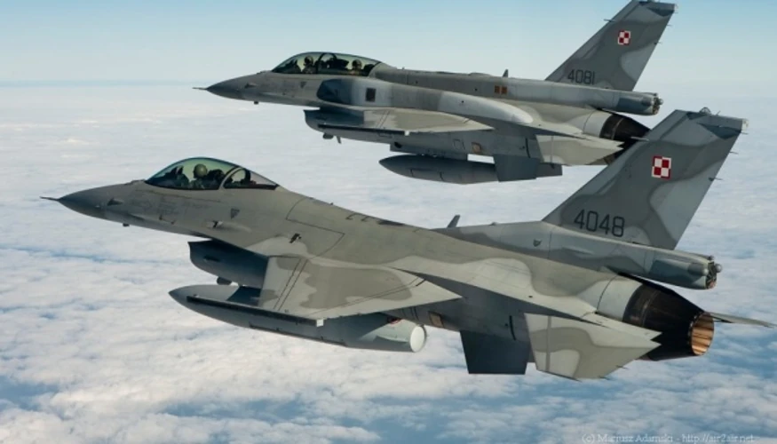 Польські винищувачі F-16 (ілюстративне фото)